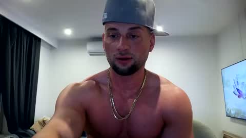 raulcortezofficial online show from July 4, 10:02 pm