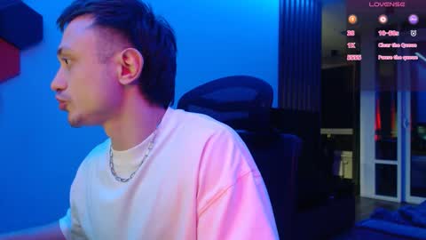 Snapshot of ravine_doleg chatting on October 17, 12:58 am Alex Nash online show from October 17, 12:58 am