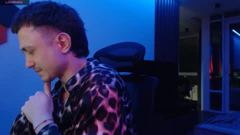 Snapshot of ravine_doleg chatting on October 30, 1:41 am Alex Nash online show from October 30, 1:41 am