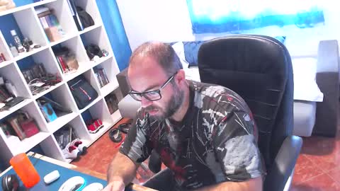 ravingr3d3 online show from October 6, 8:08 am