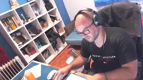 ravingr3d3 online show from September 10, 1:54 pm