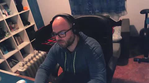 ravingr3d3 online show from March 5, 6:56 pm