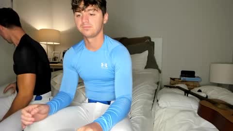 Snapshot of rawr_itsben chatting on February 17, 12:21 am Its Ben online show from February 17, 12:21 am