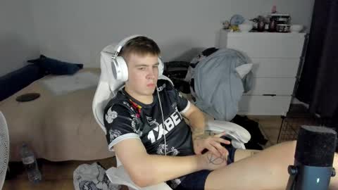 Ray online show from October 3, 8:58 pm