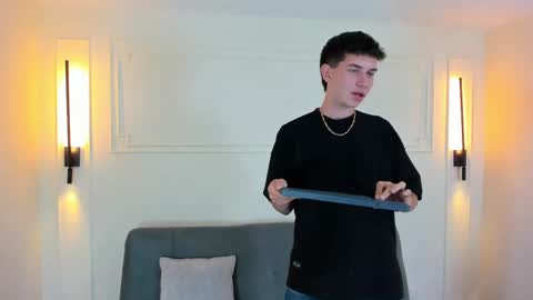 YE online show from November 19, 2:28 pm