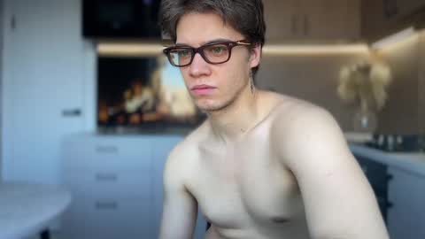 Snapshot of realsupermichael chatting on February 20, 12:36 pm AliceEve online show from February 20, 12:36 pm