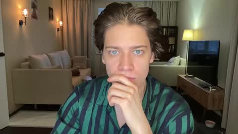 Snapshot of realsupermichael chatting on February 4, 2:32 pm AliceEve online show from February 4, 2:32 pm