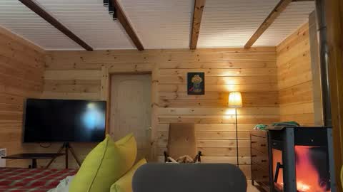 AliceEve online show from March 29, 5:02 pm