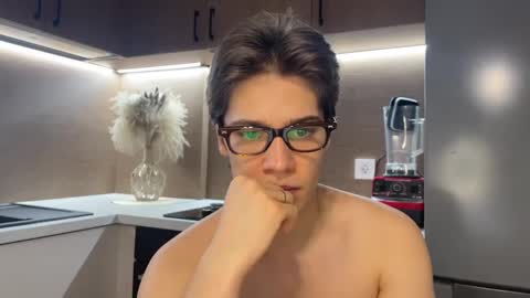 Snapshot of realsupermichael chatting on February 14, 5:36 pm AliceEve online show from February 14, 5:36 pm