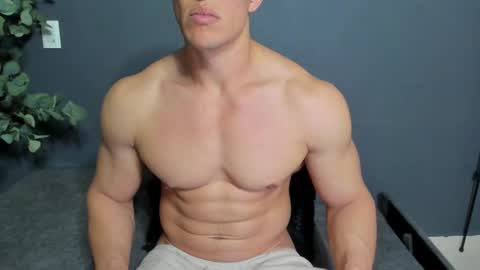 twitter REECET26 instagram RECCETAYLOR online show from February 2, 2:43 am