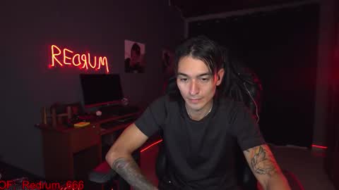 Red online show from December 1, 7:39 pm