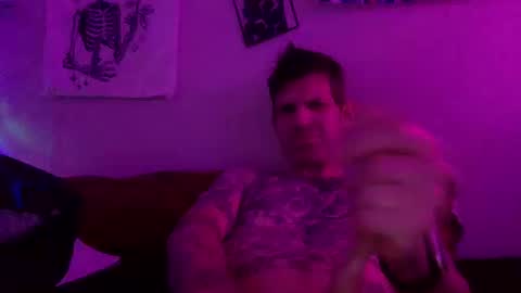 reeeves2 online show from October 15, 9:00 pm