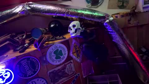 Lee online show from December 11, 6:16 am