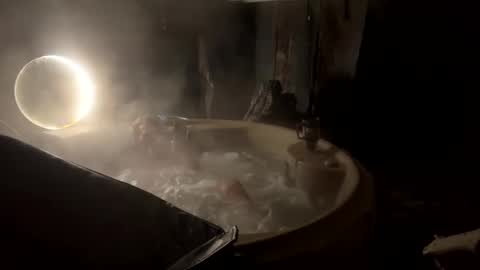 Lee online show from March 17, 1:31 am