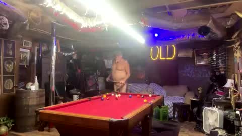 Lee online show from April 8, 2:12 am