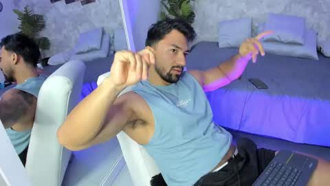 Snapshot of regan_pearson chatting on February 20, 10:04 pm Regan online show from February 20, 10:04 pm