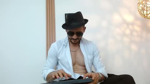   REIKO  online show from December 13, 8:37 pm