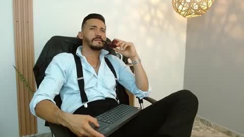   REIKO  online show from February 11, 7:05 pm