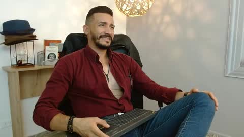   REIKO  online show from February 25, 8:19 pm