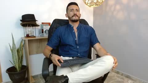   REIKO  online show from February 3, 7:10 pm