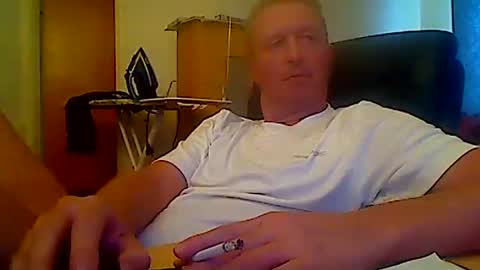 Snapshot of reini7211 chatting on January 17, 9:39 am reini7211 online show from January 17, 9:39 am