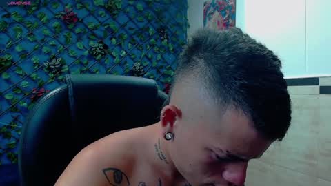 R E N E  online show from February 8, 4:14 am