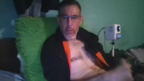 reyes_albert2006 online show from November 23, 11:10 am