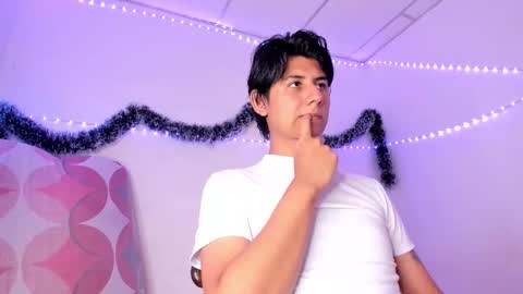reylatino24 online show from February 8, 9:08 pm