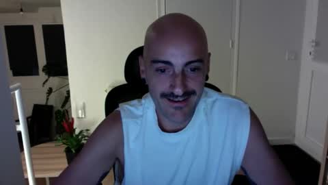 rfmnatural online show from April 25, 8:28 pm