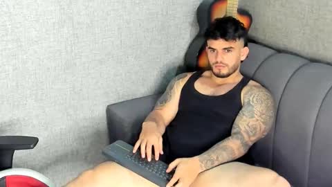 Snapshot of ricardogonzalez666 chatting on October 26, 12:01 am ricardogonzalez666 online show from October 26, 12:01 am