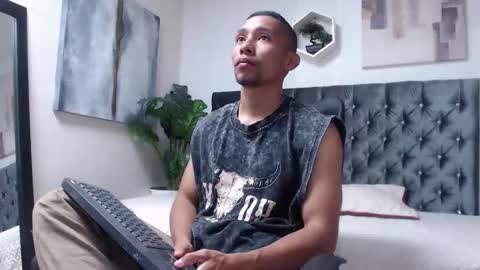 richar_voller online show from March 25, 11:47 am