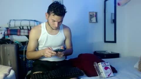 Snapshot of richr_latin_boy chatting on February 7, 5:51 pm rich online show from February 7, 5:51 pm