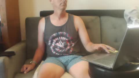 ridemehigh1 online show from October 30, 3:57 pm