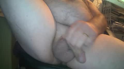 rlevey33 online show from October 18, 12:32 pm