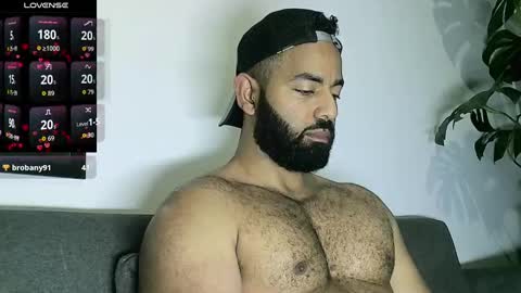 Snapshot of roa32sebas chatting on September 25, 9:13 pm SebasRoa online show from September 25, 9:13 pm