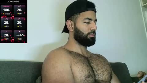 Snapshot of roa32sebas chatting on January 15, 7:01 pm SebasRoa online show from January 15, 7:01 pm