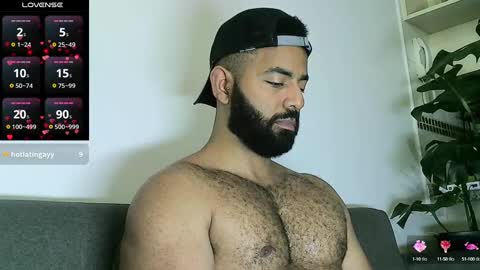 Snapshot of roa32sebas chatting on December 20, 5:08 pm SebasRoa online show from December 20, 5:08 pm