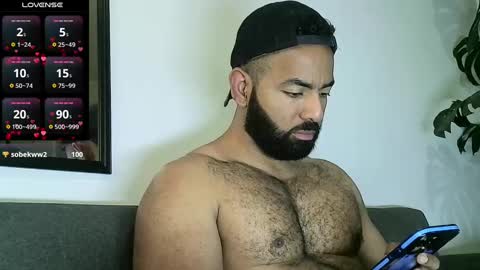 Snapshot of roa32sebas chatting on October 15, 5:53 pm SebasRoa online show from October 15, 5:53 pm