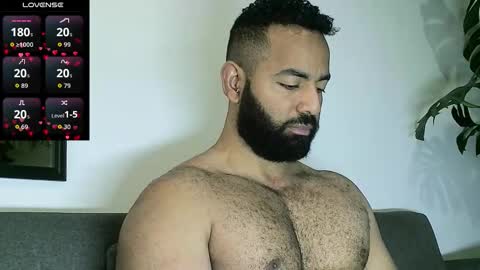 Snapshot of roa32sebas chatting on September 22, 4:50 pm SebasRoa online show from September 22, 4:50 pm