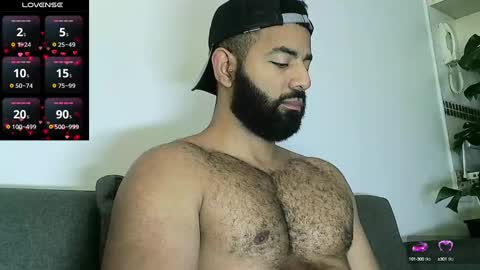 Snapshot of roa32sebas chatting on December 30, 4:40 pm SebasRoa online show from December 30, 4:40 pm