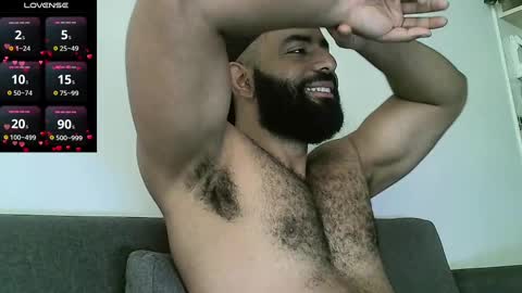 Snapshot of roa32sebas chatting on March 7, 2:23 pm SebasRoa online show from March 7, 2:23 pm