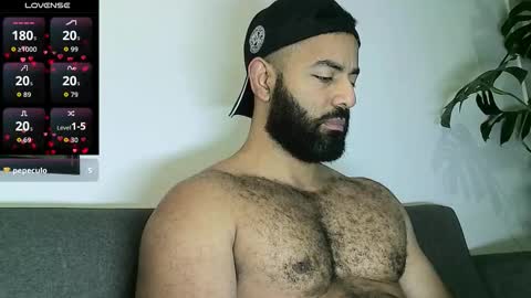 Snapshot of roa32sebas chatting on September 9, 5:23 pm SebasRoa online show from September 9, 5:23 pm