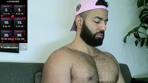 Snapshot of roa32sebas chatting on September 15, 3:24 pm SebasRoa online show from September 15, 3:24 pm