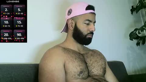 Snapshot of roa32sebas chatting on October 27, 6:32 pm SebasRoa online show from October 27, 6:32 pm