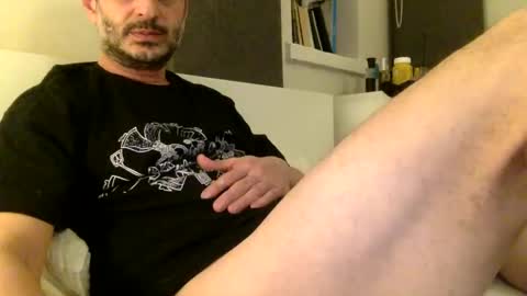 Snapshot of roadbikerider chatting on February 10, 8:42 pm 20cm online show from February 10, 8:42 pm