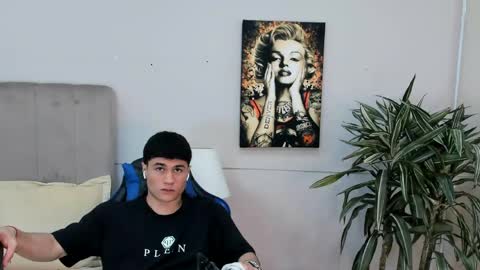 Roan Birkin online show from May 4, 7:37 pm