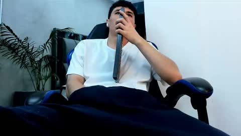 Roan Birkin online show from November 21, 9:47 pm