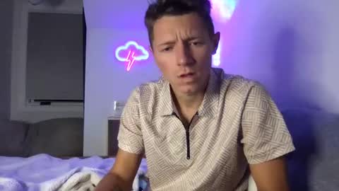 RoastingCorn online show from December 22, 6:06 am