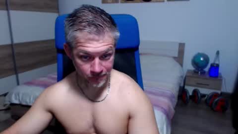 robbyshawz online show from November 18, 5:11 am