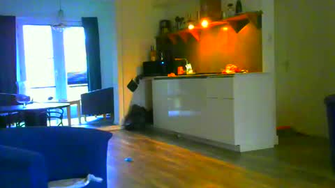 rober10000 online show from October 28, 8:06 am